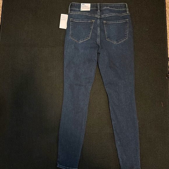 Brand New Old Navy Rockstar Jeans - Picture 4 of 4